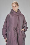 oversized knee-length down jacket in iridescent polyester taffeta - SHU MORIYAMA 