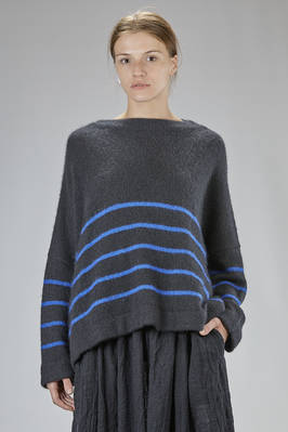 wide hip-length sweater in incredibly soft cashmere and silk stockinette knit  - 384