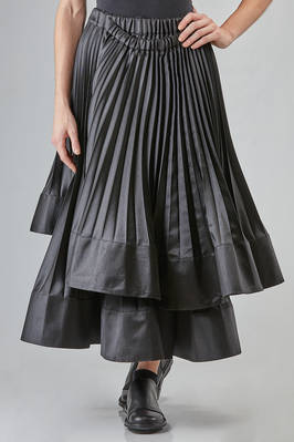 long and wide skirt in pleated polyester satin  - 381