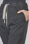 pantalone asciutto in tela di cotone, poliestere ed elastan rigato - ALBUM DI FAMIGLIA 