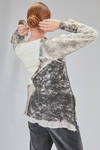 hip-lenght sweater, slim, in natural Tiroler Bergschaf wool  nuno-felt - AGOSTINA ZWILLING 